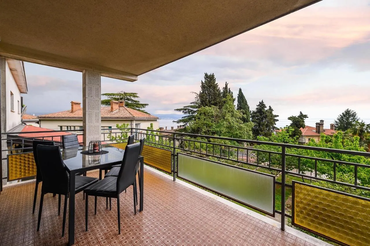 Apartments With A Parking Space Lovran, Opatija - 7869 0*, Lovran Kroatië