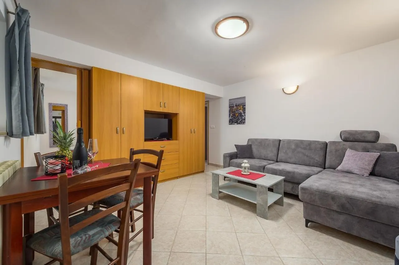 Apartments With A Parking Space Lovran, Opatija - 7869